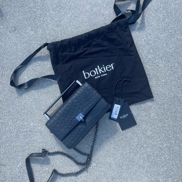 NWT Btokier Lennox Small Croc-Embossed Leather Crossbody in Black - Picture 2 of 8